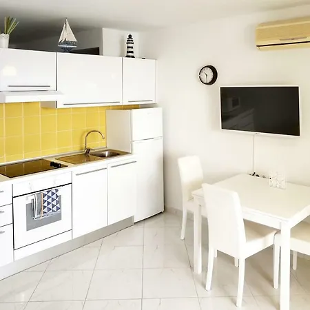 Apartment Port Royal Lounge Terrace, One Bedroom Apartment, Heated Pool, Wifi *